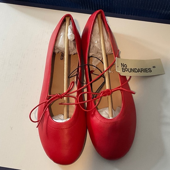 no boundaries red flats - Picture 1 of 5